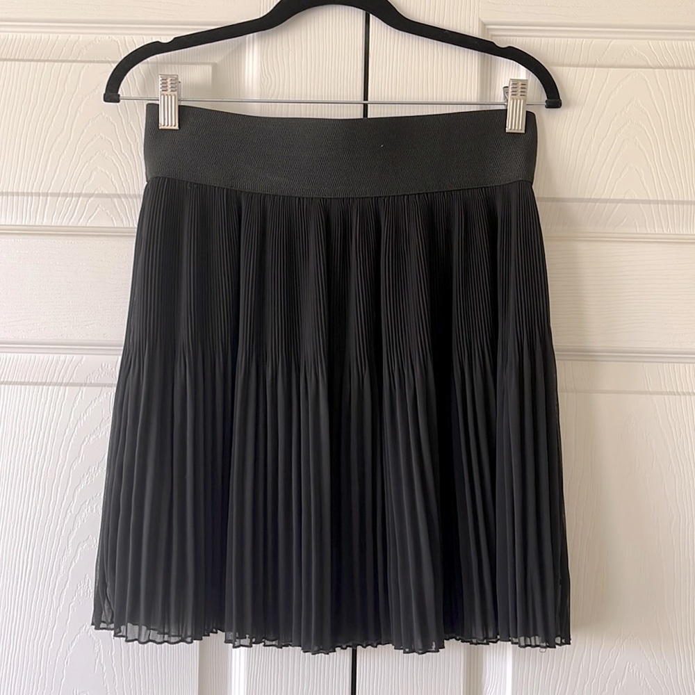 Zara high waisted pleaded black skirt
